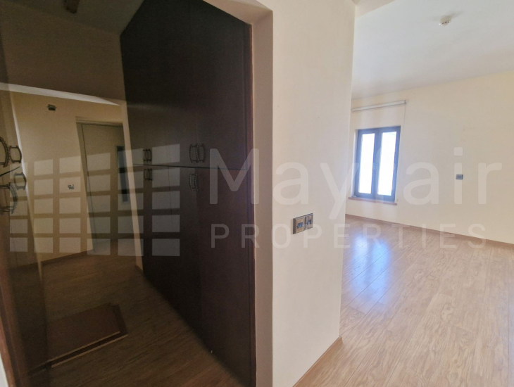 Six Bedroom house with a swimming pool and an Attic in Tseri, Nicosia.