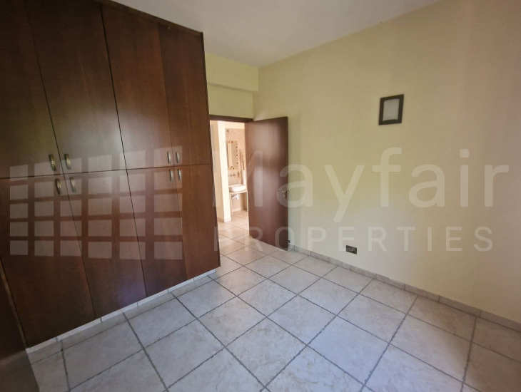 Six Bedroom house with a swimming pool and an Attic in Tseri, Nicosia.