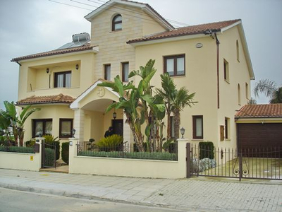 5 Bedroom Detached House in Larnaca