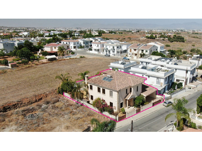 Six Bedroom house with a swimming pool and an Attic in Tseri, Nicosia. in Nicosia